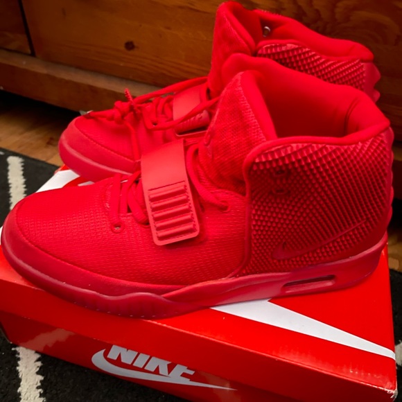 Brand new air Yeezy red octobers - Picture 1 of 5